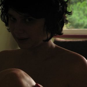 Profile picture for isadora frost