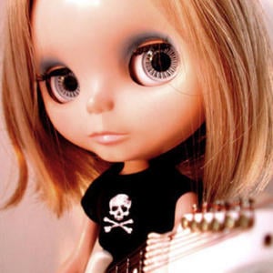 Profile picture for Dana (distortion) Yavin
