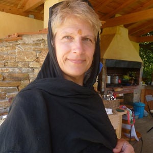 Profile picture for Helen Titchen Beeth