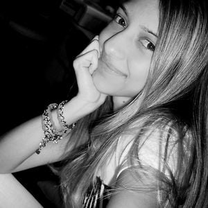 Profile picture for Maria Cláudia