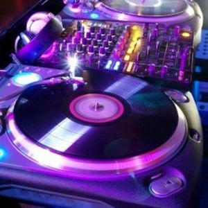 Profile picture for Deejay vicky