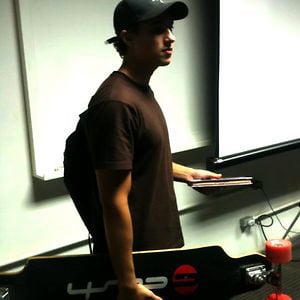 Profile picture for Dereck