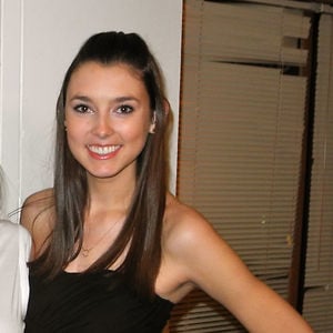 Profile picture for Hillary Oneslager