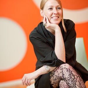 Profile picture for Angela Perry
