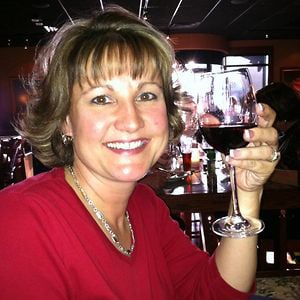 Profile picture for Kim Kolb - WineyWomen