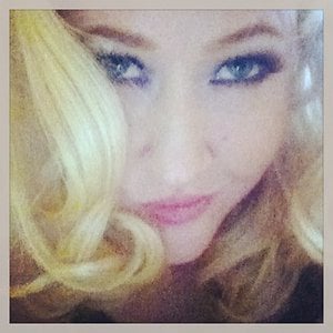Profile picture for Julie Simone