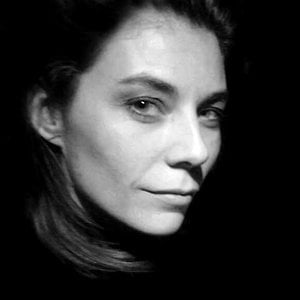 Profile picture for La fille de la vidéo