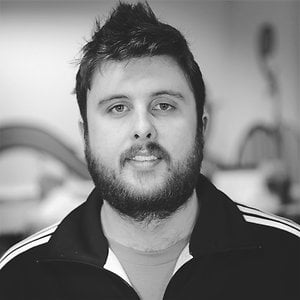 Profile picture for Simon Crowe