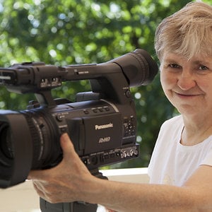 Profile picture for Bev Standish