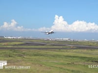 旅客機の離陸 旅客機　離陸　出発　ハネムーン　旅行　旅立ち