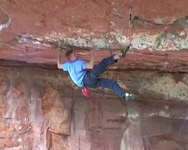 Julius Westphal, première de Aloha 9a au Kronthal
(Vue plus de 20 000 fois avant la mise en streaming...(compteur erroné))