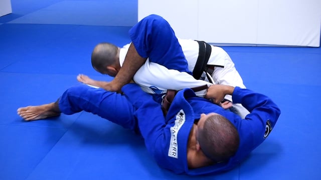 Omoplata starting from the closed guard