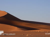 ナミブ砂漠 砂丘を登る人びと、風景、4K