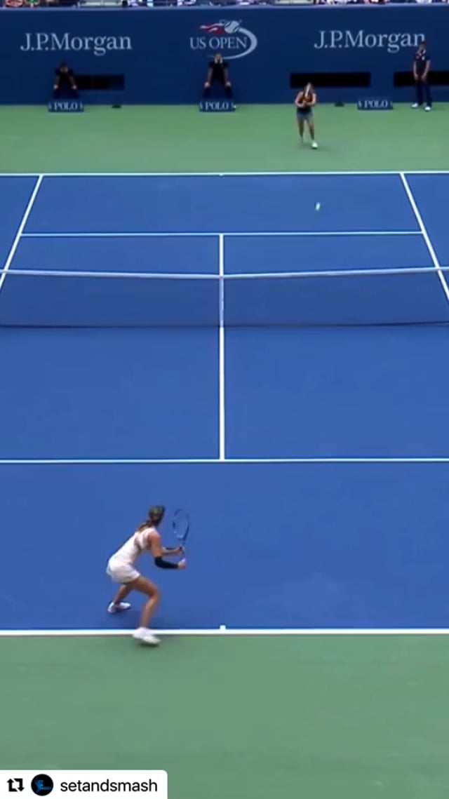 Sharapova hits 2 left forehands, what an amazing point