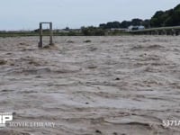 大井川下流、台風18号の大雨による濁流 9月16日