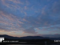 湖の朝　微速度撮影 湖の夜明けの風景