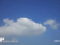 青空と雲の微速度撮影　 定位置で渦巻くように変化する積雲の微速度撮影