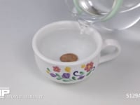 光の屈折　コーヒーカップの中のコイン 