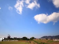 青空と雲の微速度撮影 地上風景あり　　西向き　北西の風　高速