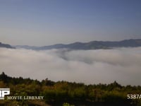 消えて行く雲海　微速度撮影 朝出ていた雲海が日が高くなると消えて行きます