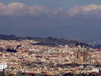 バルセロナ　モンジュイック城からの眺め　微速度撮影 スペイン　バルセロナ　モンジュイック城よりサグラダファミリアを望む（望遠）
