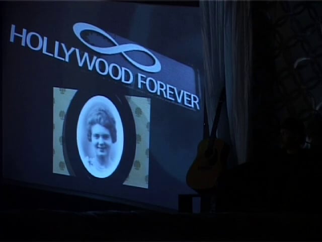 16. Hollywood Forever. Nach New York II. Links unten