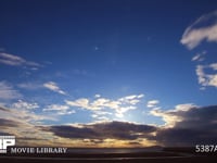 瀬戸内海の夕焼け（微速度撮影 4K） 湿度が高く　多彩な雲がみられます