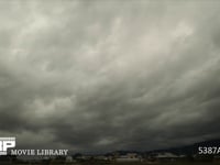 不安定な天候の暗い雲　4K　微速度撮影 不安定な暗い雲の微速度撮影　　60fps　サンプル動画は30fps