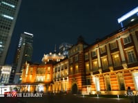 東京駅　丸の内側　夜景　微速度撮影　4K 東京駅赤煉瓦駅舎のライトアップと人の流れ　