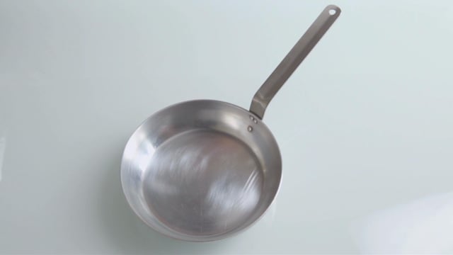 Technique: Choosing a Frying Pan