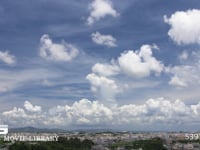 高台から望む町並みと流れる雲 沖縄市から望むうるま市方面のタイムラプス。 DCI 4K