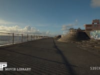 海岸沿いの広場の様子 防波堤が並ぶ海岸沿いの広場の様子　リアルタイム　フィックス撮影