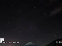 冬の大三角とオリオン座 タイムラプス：約20秒間隔　19時頃から約2時間