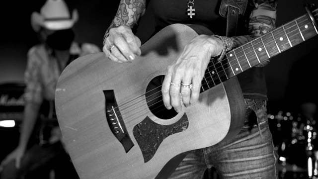 KELLY MACLEOD•WIDE OPEN