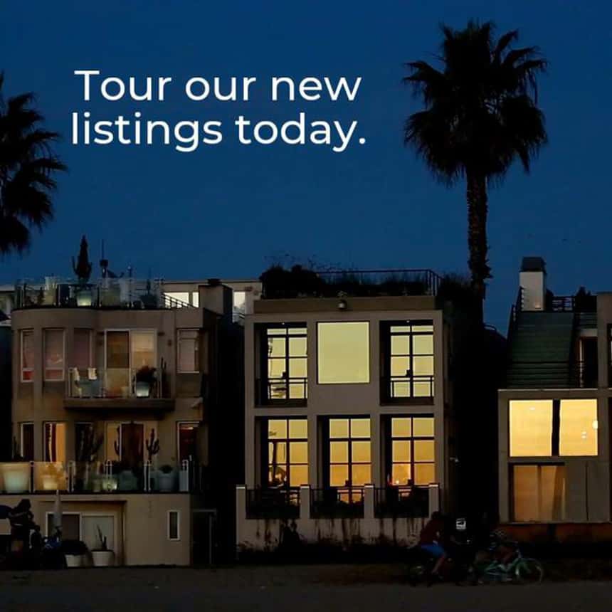 Anuncio de video de propiedades. Una casa con una palmera al fondo. El texto de la imagen dice: Tour our new listings today.