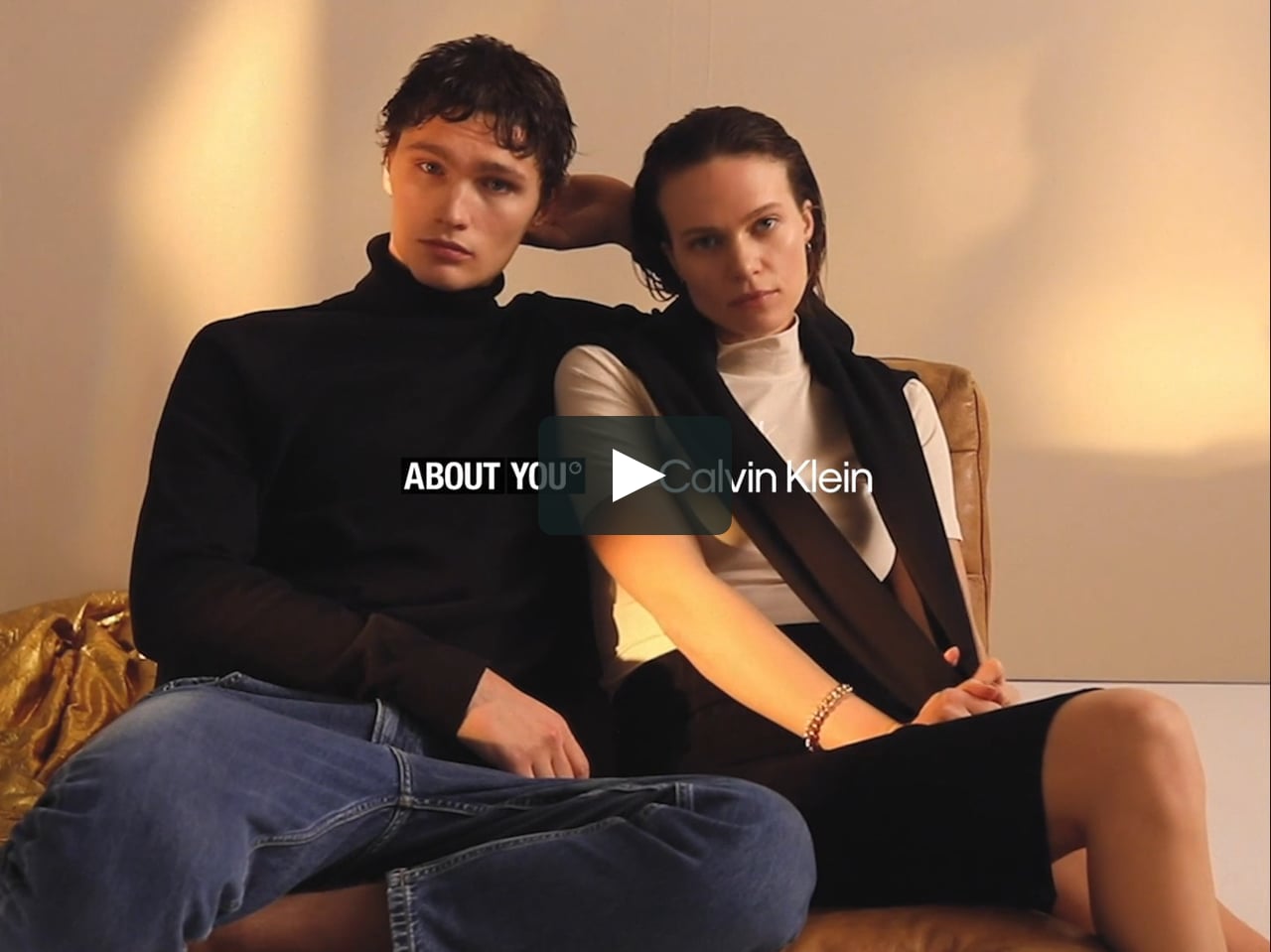 bezoeker geïrriteerd raken Kliniek About You x Calvin Klein on Vimeo