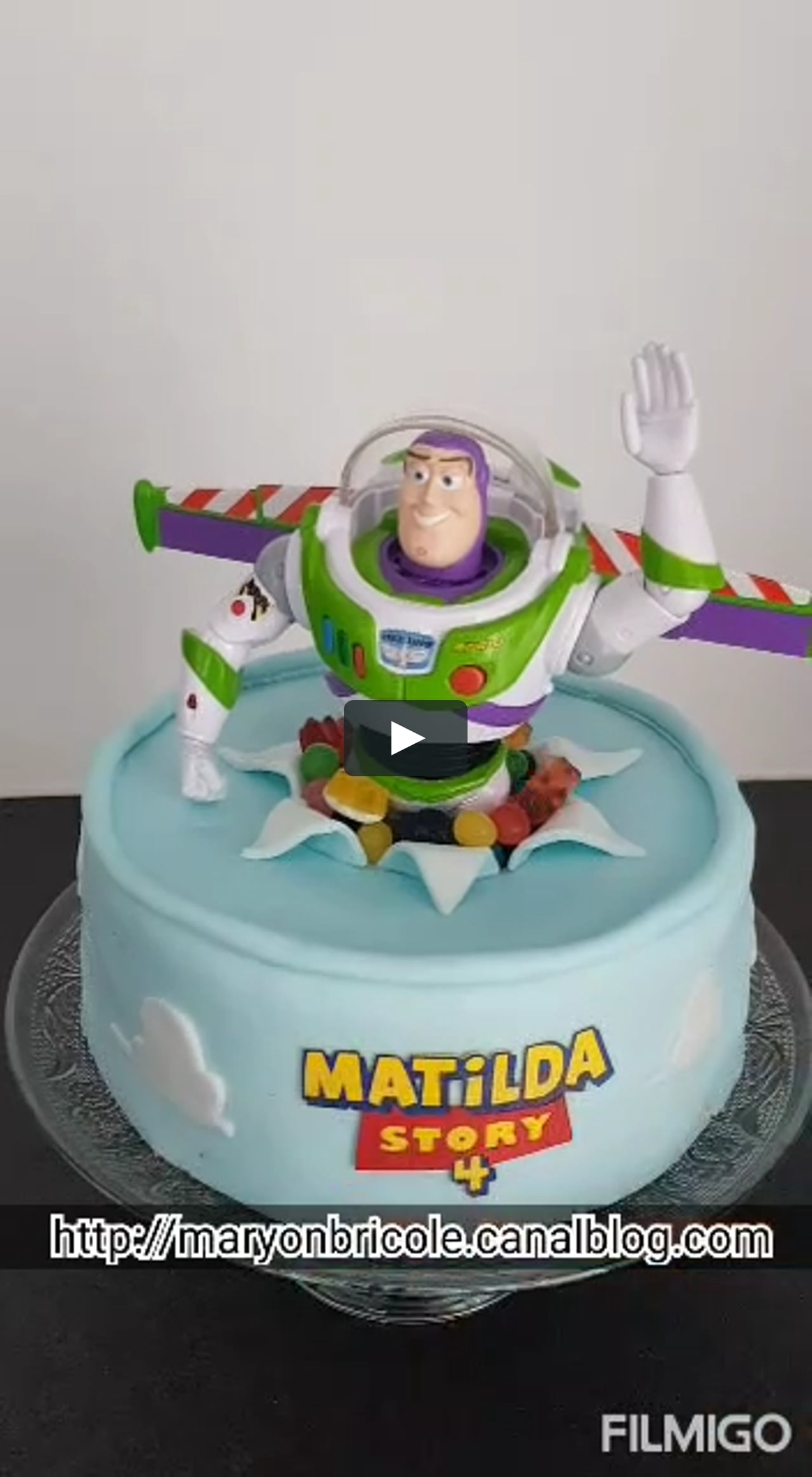 Gateau Parlant Buzz L Eclair On Vimeo Gateau Parlant Buzz L Eclair On Vimeo