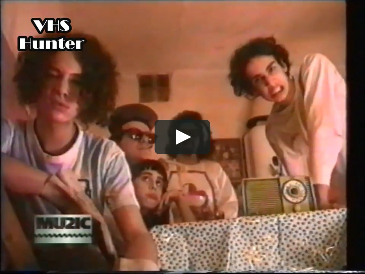 Tesoro Gigante antiguo Illya Kuryaki & The Valderramas - Videoclip: Fabrico Cuero - Video Oficial  (1991) on Vimeo