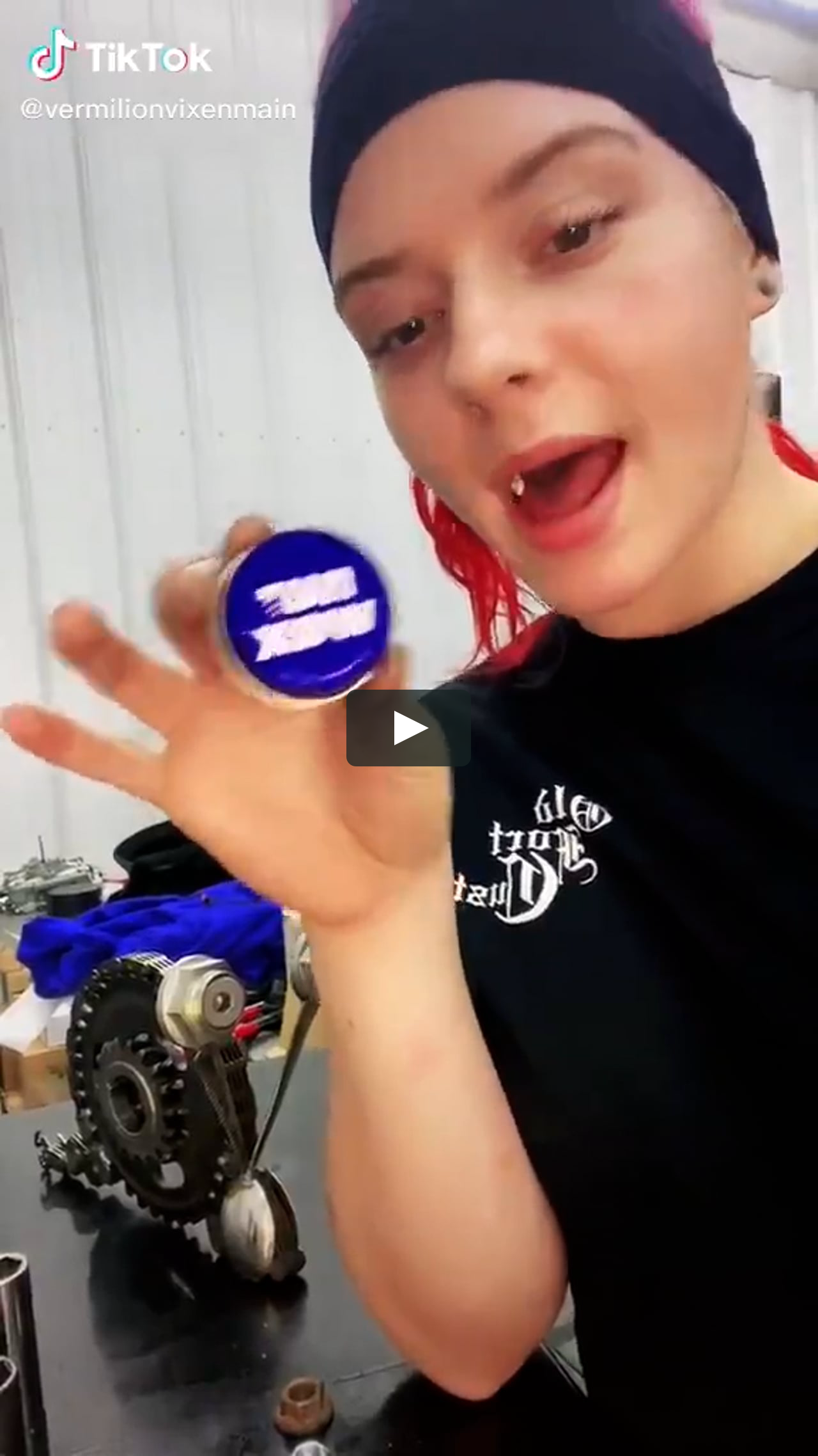 Vermilion Vixen Tries Nut Wax on Vimeo