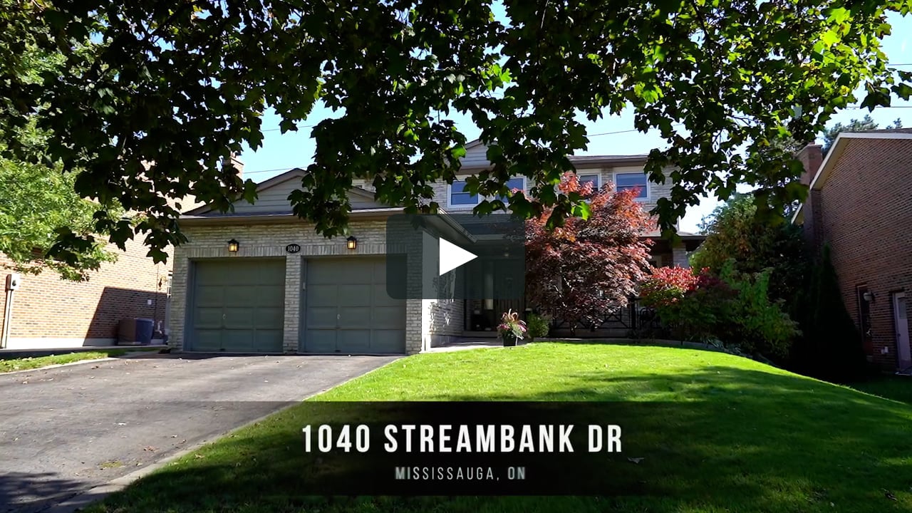 1040 Streambank Drive Presented by Canvas Realty 1040 Streambank Dr