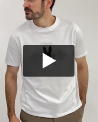 エンブロイダリーグラフィック Tシャツ