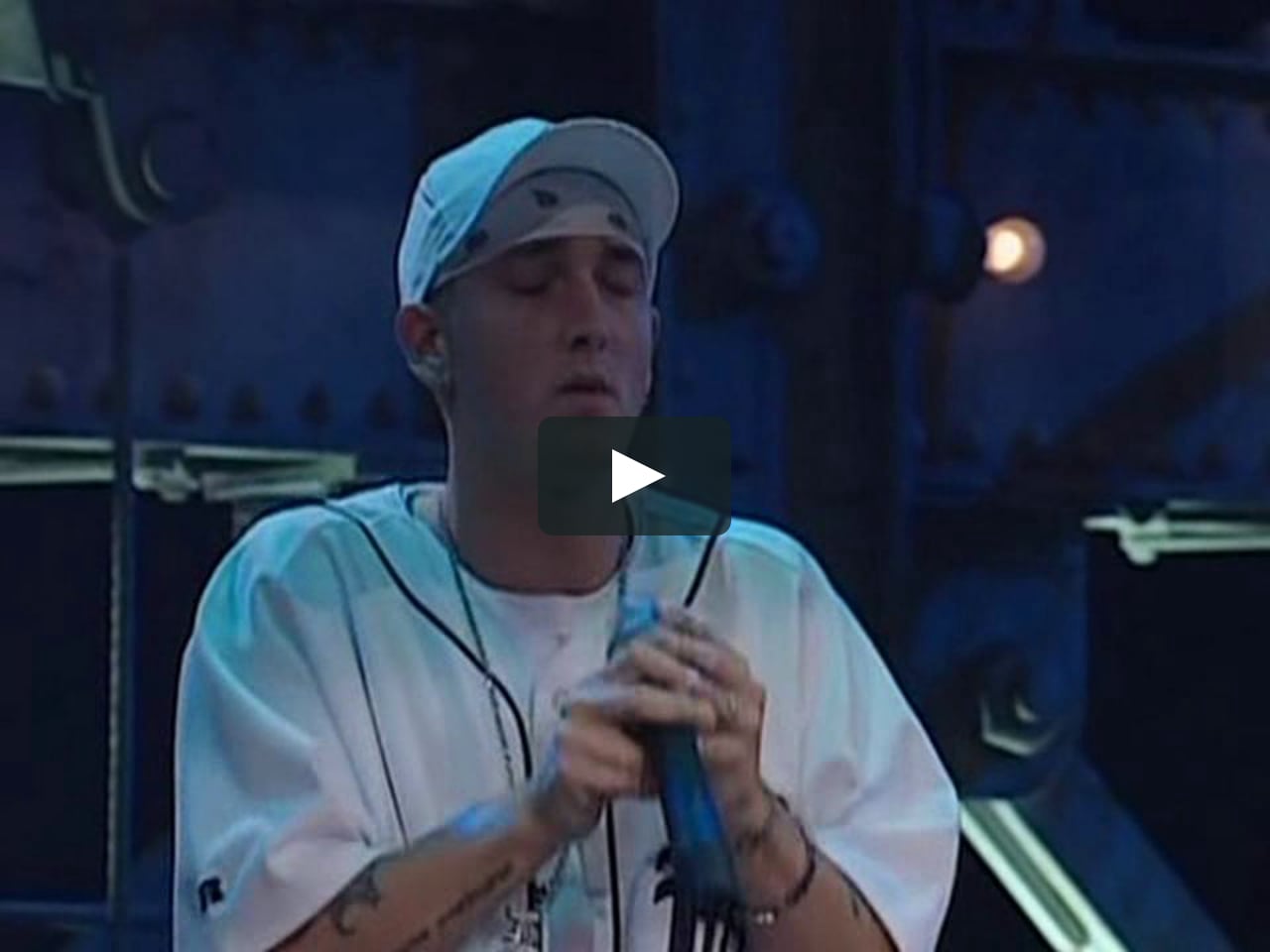 The Real Slim Shady (Live) - SNL (2000) .