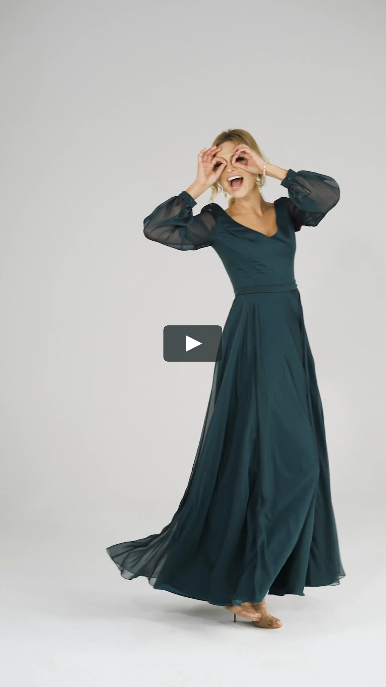 Sukienka na wesele Malachit z kolekcji 2020 on Vimeo