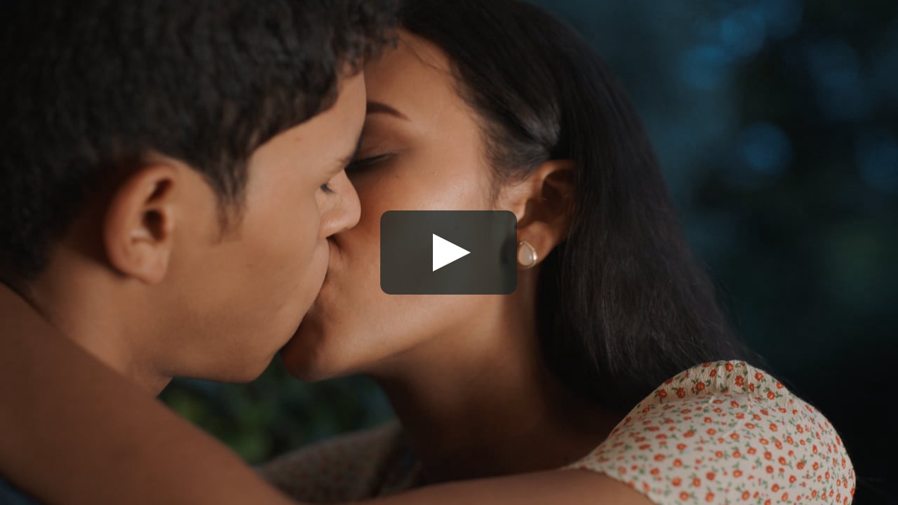 First Kiss Stories - Teens Share Their First Kiss Story