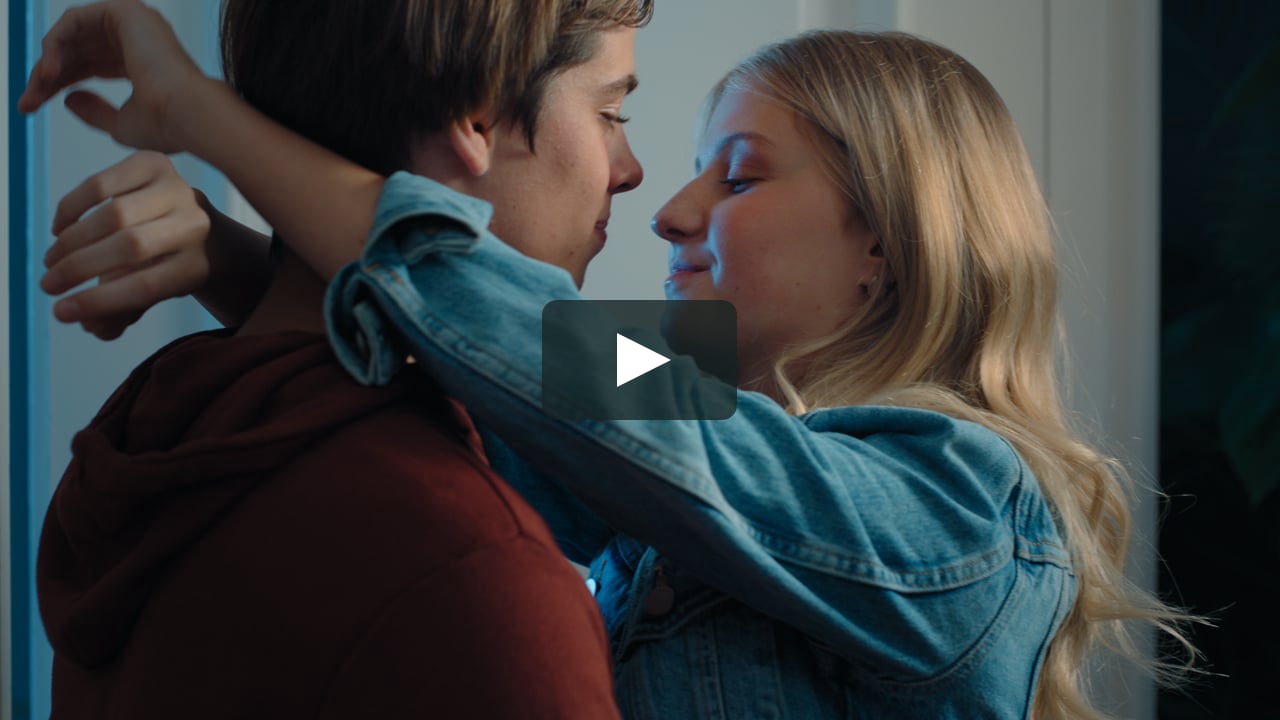 FIRST KISS on Vimeo