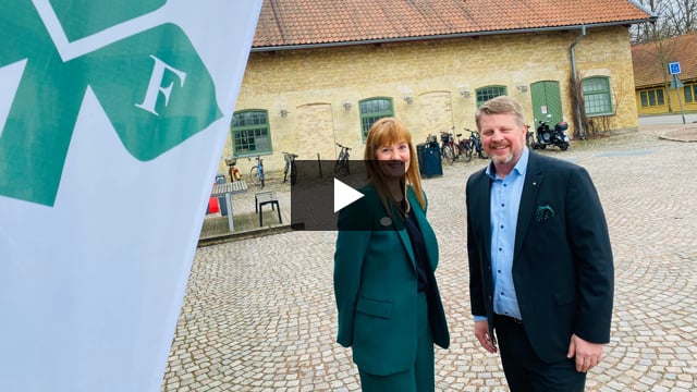 overlay?src0=https:%2F%2Fi.vimeocdn.com%2Fvideo%2F1820259705 ...