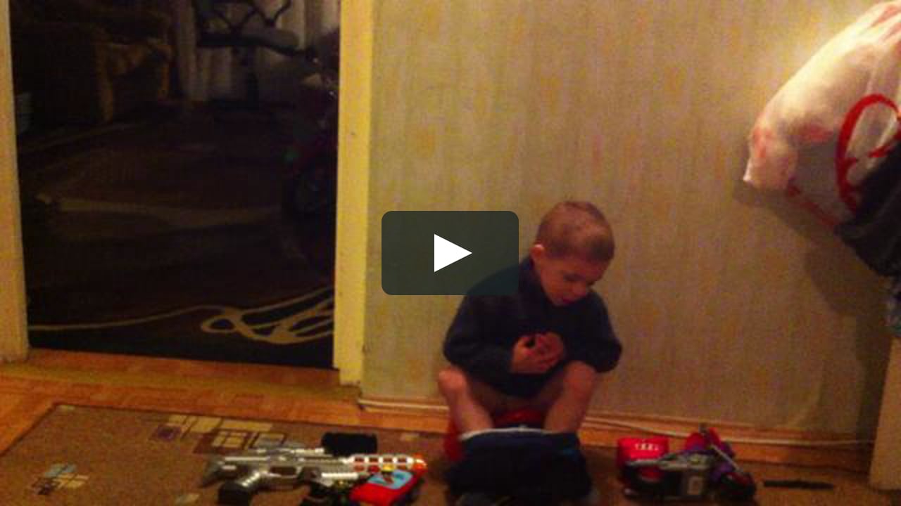 Девушка какает джинса