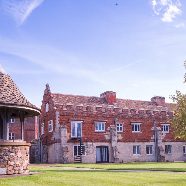 Hinchingbrooke School