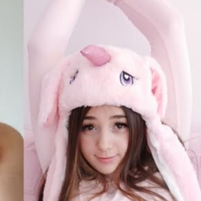 Mai Twerking Cosplay