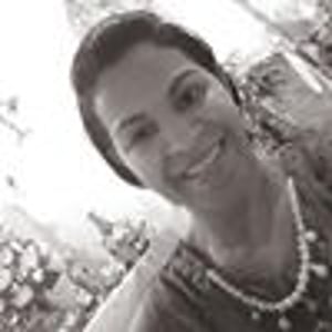 Profile picture for Aline <b>Queiroz Carvalho</b> - 11520994_300x300